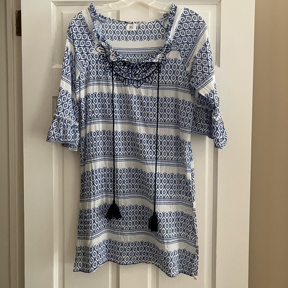 Cute lightweight bathing suit cover up from Greece! Size 4